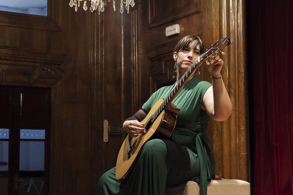 Las Seis Doncellas de Juan Ramón Jimenez. Interpretado por Silvia Nogales y Esther Acevedo. Ilustrado por Laura Ferreiro (www.sozosuru.com)