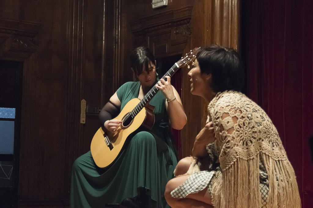 Las Seis Doncellas de Juan Ramón Jimenez. Interpretado por Silvia Nogales y Esther Acevedo. Ilustrado por Laura Ferreiro (www.sozosuru.com)