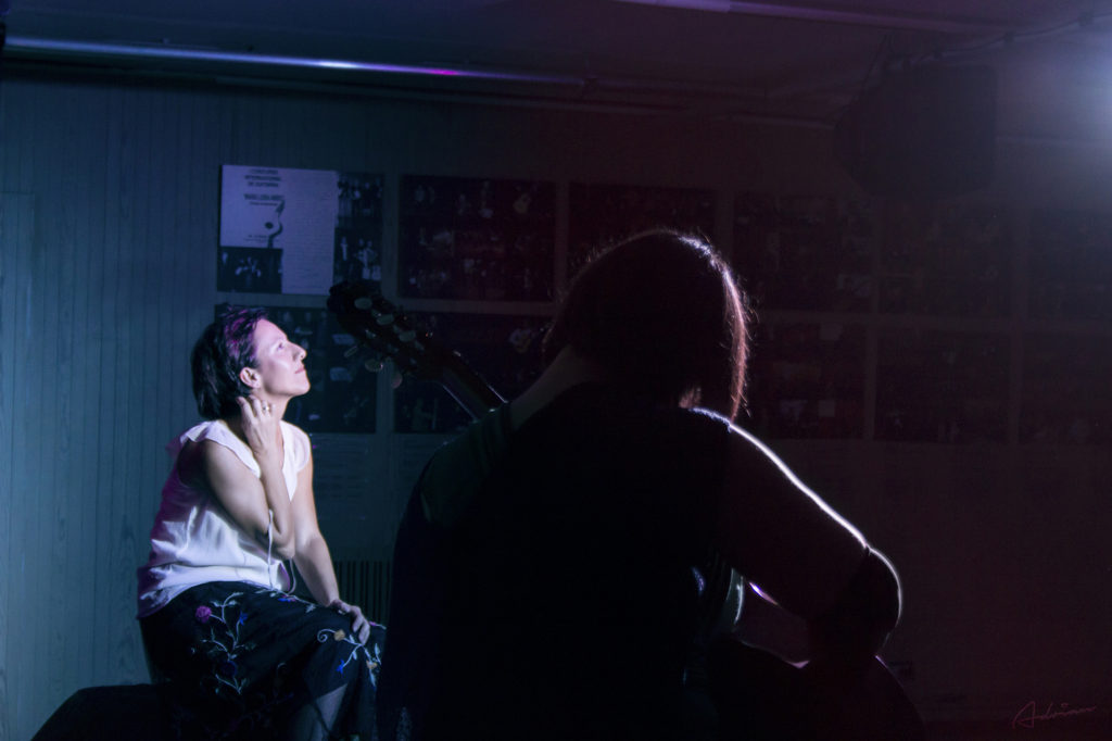 Las Seis Doncellas de Juan Ramón Jimenez. Interpretado por Silvia Nogales y Esther Acevedo. Ilustrado por Laura Ferreiro (www.sozosuru.com)