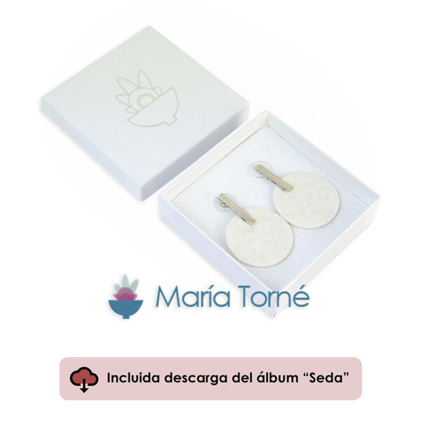 (Español) Pendientes oficiales "Seda"  blancos edición limitada + descarga del álbum